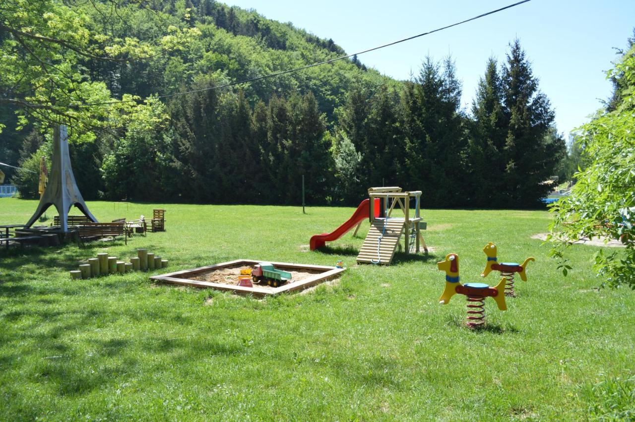 Mobilheim Kemp Rožnov pod Radhoštěm المظهر الخارجي الصورة